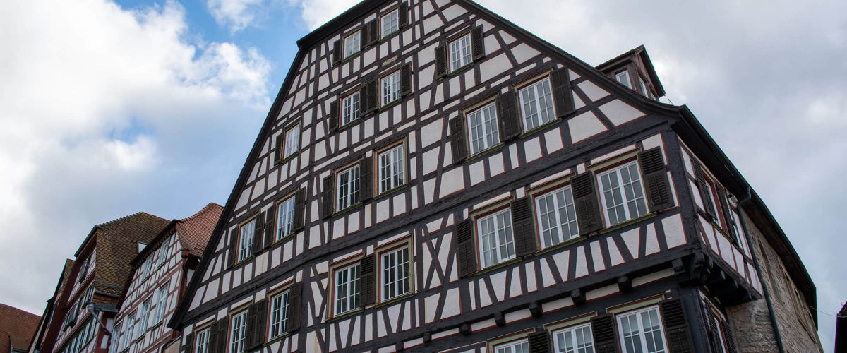 Sanierung denkmalgeschützter Gebäude und Fachwerkhäuser
