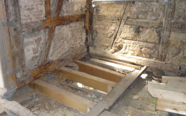 Denkmalgesch&uuml;tztes Fachwerkhaus  wird saniert