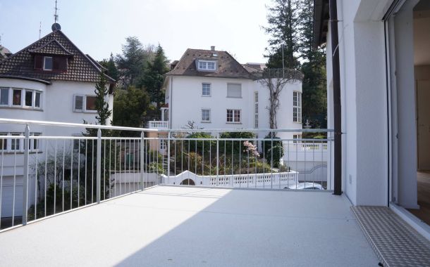 XXL-Fliesen für die neu sanierte Terrasse.